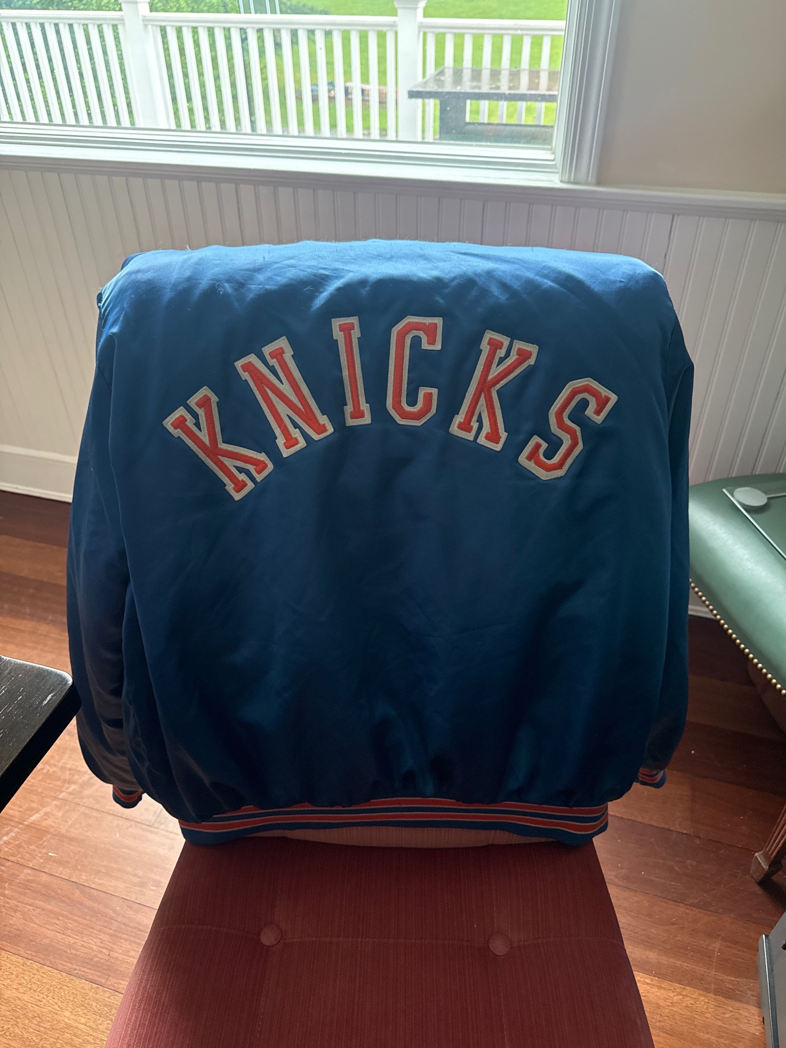 Vintage 1990s New York Knicks Locker Line Satin Jacket