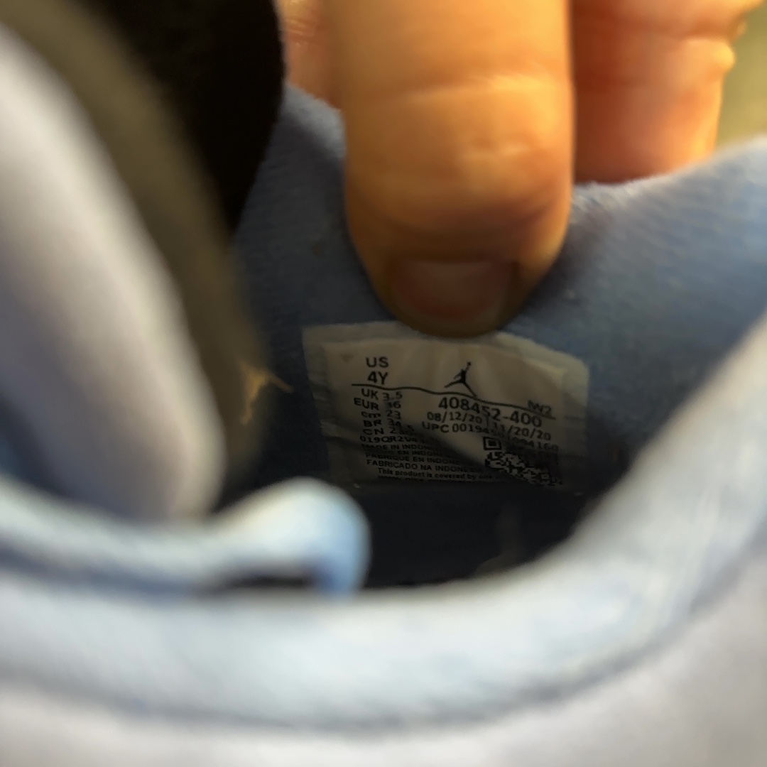 Air Jordan 4 Retro GS 'University Blue'