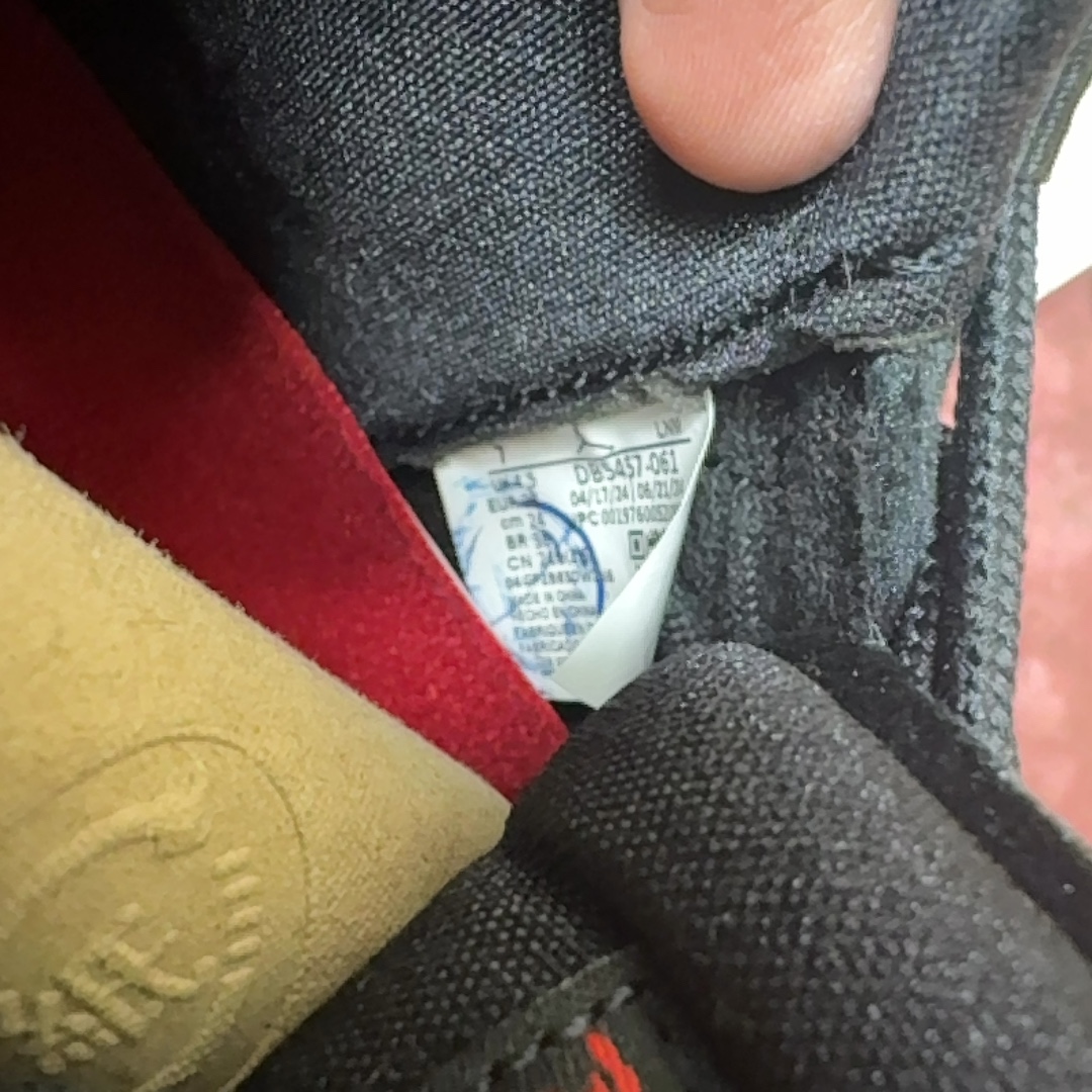 Women's Air Jordan 11 Retro "Bred Velvet" (B-Grade)