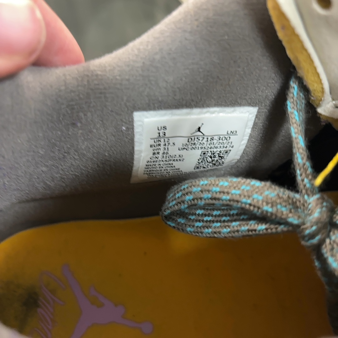 Air Jordan 4 Retro SP x Union LA "Desert Moss"